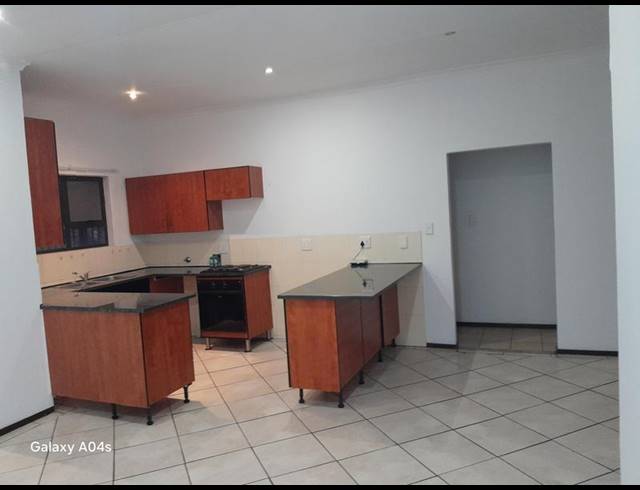 2 BEDROOM PROPERTY TO RENT IN SUNNYROCK